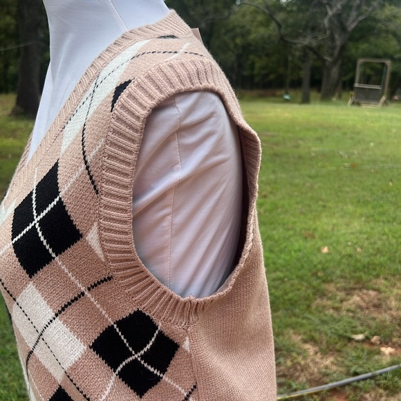 NWT HYPELS .. SWEATER VEST …….. 301D - Picture 5 of 10